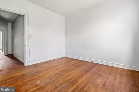 Entry Way - 2613 Beryl Ave, Baltimore, MD 21205 photo 1 of 2