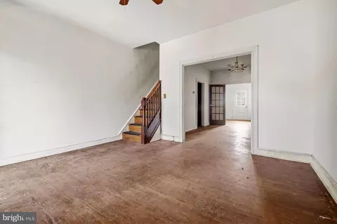 Living - 2613 Beryl Ave, Baltimore, MD 21205 photo 2 of 5