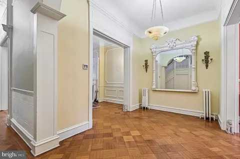 Entry Way - 2444 Eutaw Pl, Baltimore, MD 21217 photo 6 of 10