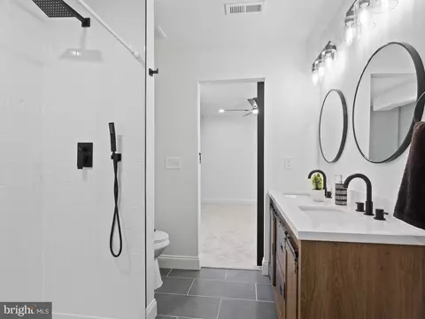 Bath - 4514 Mainfield Ave, Baltimore, MD 21214 photo 6 of 11