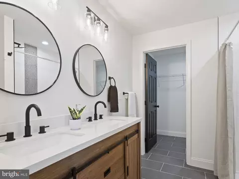 Bath - 4514 Mainfield Ave, Baltimore, MD 21214 photo 4 of 11
