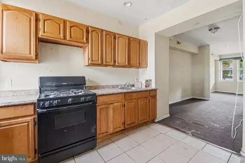 Entry Way - 2611 Beryl Ave, Baltimore, MD 21205 photo 2 of 3