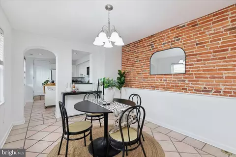 Dining - 1119 Battery Ave, Baltimore, MD 21230 photo 2 of 5