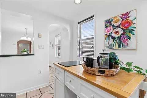 Entry Way - 1119 Battery Ave, Baltimore, MD 21230 photo 1 of 1