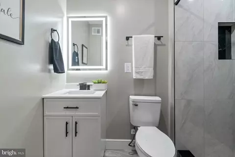 Bath - 313 Stricker St, Baltimore, MD 21223 photo 3 of 4