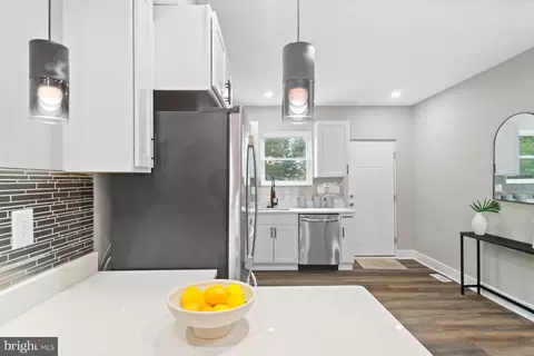 Entry Way - 313 Stricker St, Baltimore, MD 21223 photo 7 of 15