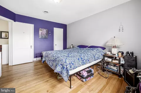 Bedroom - 920 E Lake Ave, Baltimore, MD 21212 photo 4 of 5