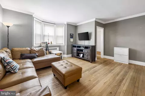 Living - 920 E Lake Ave, Baltimore, MD 21212 photo 2 of 2