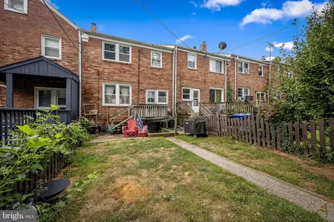 Exterior - 920 E Lake Ave, Baltimore, MD 21212 photo 4 of 5