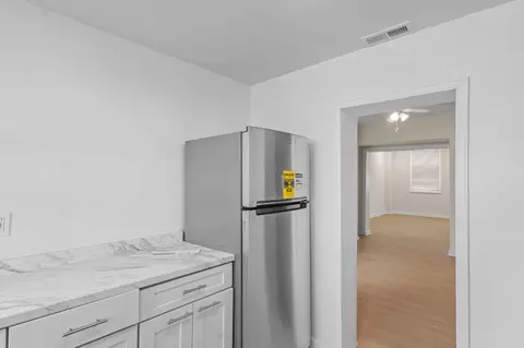Entry Way - 804 Unetta Ave, Baltimore, MD 21229 photo 3 of 3