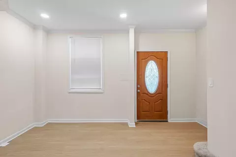 Entry Way - 804 Unetta Ave, Baltimore, MD 21229 photo 1 of 3
