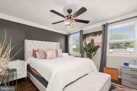 Bedroom - 1024 Wedgewood Rd, Baltimore, MD 21229 photo 1 of 10