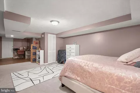 Bedroom - 1024 Wedgewood Rd, Baltimore, MD 21229 photo 9 of 10