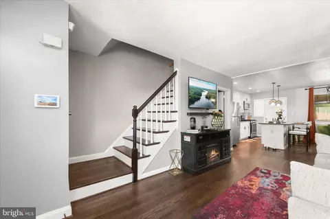 Entry Way - 1024 Wedgewood Rd, Baltimore, MD 21229 photo 1 of 5
