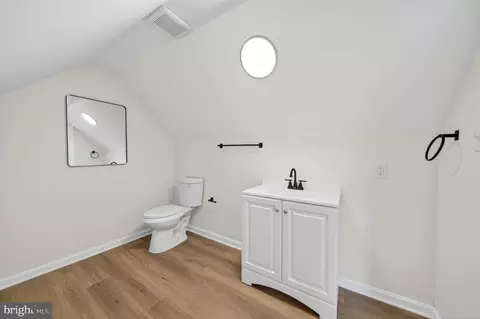 Bath - 5923 Kavon Ave, Baltimore, MD 21206 photo 4 of 4