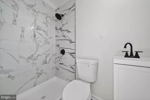 Bath - 5923 Kavon Ave, Baltimore, MD 21206 photo 3 of 4