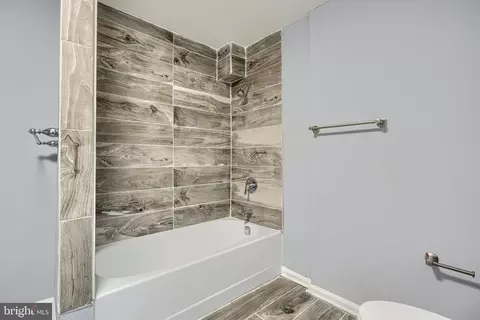 Bath - 1403 Ramsay St, Baltimore, MD 21223 photo 2 of 3