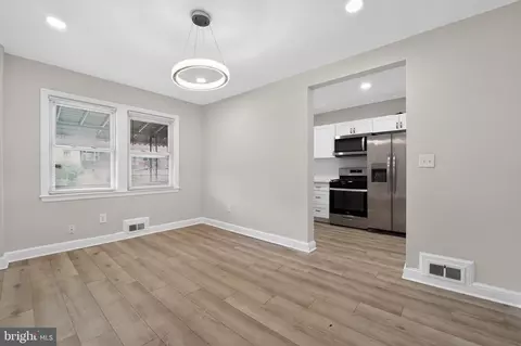 Entry Way - 4019 Bareva Rd, Baltimore, MD 21215 photo 4 of 12