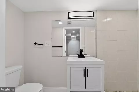 Bath - 4019 Bareva Rd, Baltimore, MD 21215 photo 5 of 5