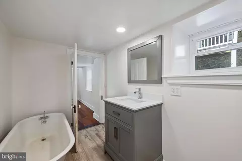 Bath - 5702 Falls Rd, Baltimore, MD 21209 photo 2 of 3