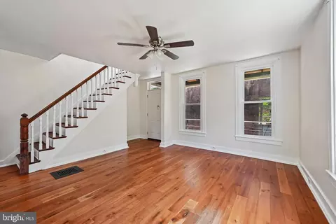Living - 5702 Falls Rd, Baltimore, MD 21209 photo 4 of 5