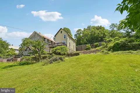 Exterior - 5702 Falls Rd, Baltimore, MD 21209 photo 11 of 15