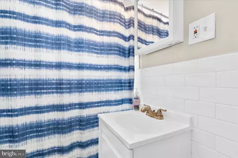 Bath - 535 E Fort Ave, Baltimore, MD 21230 photo 1 of 2