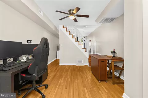 Entry Way - 535 E Fort Ave, Baltimore, MD 21230 photo 5 of 6