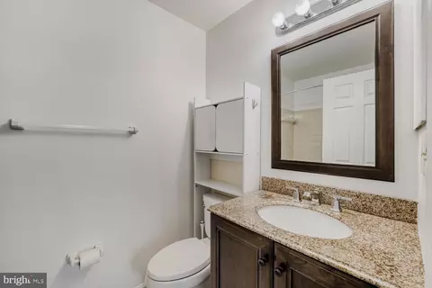 Bath - 730 S Hanover St #E, Baltimore, MD 21230 photo 1 of 2