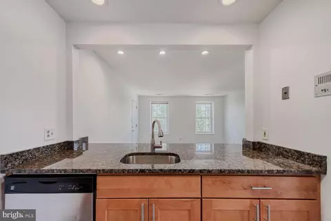 Kitchen - 730 S Hanover St #E, Baltimore, MD 21230 photo 6 of 6