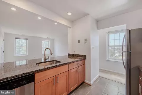 Kitchen - 730 S Hanover St #E, Baltimore, MD 21230 photo 1 of 6