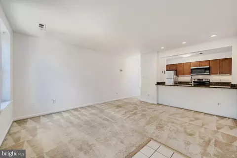Living - 730 S Hanover St #E, Baltimore, MD 21230 photo 1 of 2