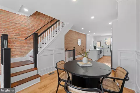 Entry Way - 1126 E Fort Ave, Baltimore, MD 21230 photo 5 of 13
