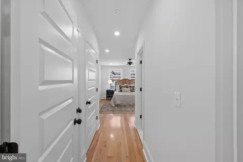 Entry Way - 1126 E Fort Ave, Baltimore, MD 21230 photo 10 of 13