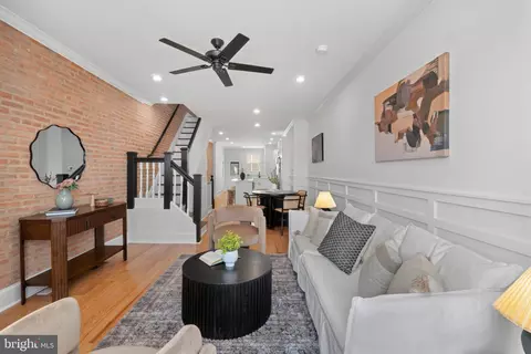 Entry Way - 1126 E Fort Ave, Baltimore, MD 21230 photo 3 of 13