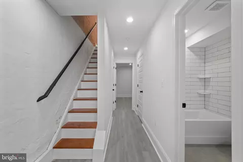 Entry Way - 1126 E Fort Ave, Baltimore, MD 21230 photo 11 of 13