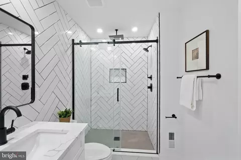 Bath - 1126 E Fort Ave, Baltimore, MD 21230 photo 4 of 4
