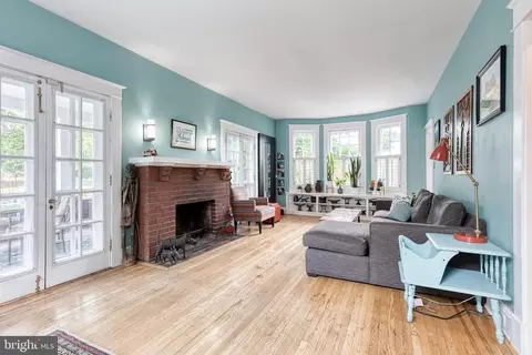 Living - 6004 Falls Rd, Baltimore, MD 21209 photo 3 of 4