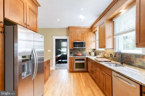 Kitchen - 6004 Falls Rd, Baltimore, MD 21209 photo 5 of 6