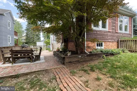 Exterior - 6004 Falls Rd, Baltimore, MD 21209 photo 9 of 13