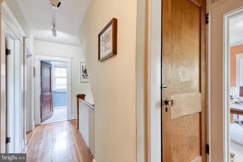 Entry Way - 6004 Falls Rd, Baltimore, MD 21209 photo 3 of 4