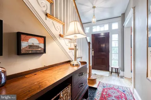 Entry Way - 6004 Falls Rd, Baltimore, MD 21209 photo 2 of 4