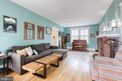 Living - 6004 Falls Rd, Baltimore, MD 21209 photo 2 of 4