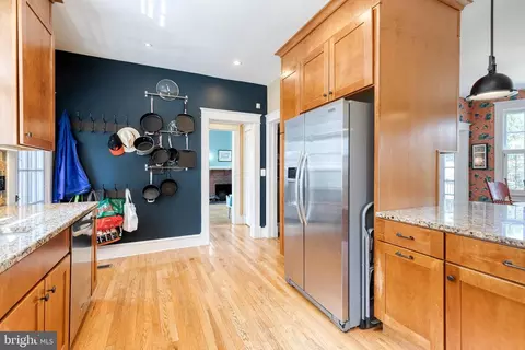 Kitchen - 6004 Falls Rd, Baltimore, MD 21209 photo 3 of 6