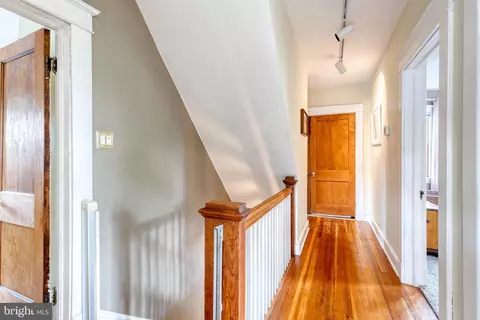 Entry Way - 6004 Falls Rd, Baltimore, MD 21209 photo 4 of 4