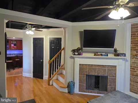 Entry Way - 628 Warner St, Baltimore, MD 21230 photo 15 of 15