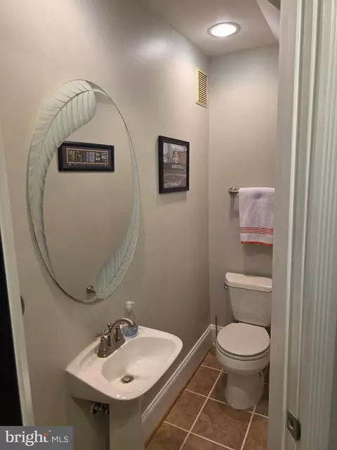 Bath - 628 Warner St, Baltimore, MD 21230 photo 7 of 7