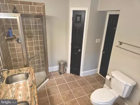 Bath - 628 Warner St, Baltimore, MD 21230 photo 6 of 7