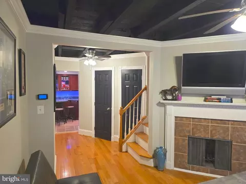 Entry Way - 628 Warner St, Baltimore, MD 21230 photo 1 of 15