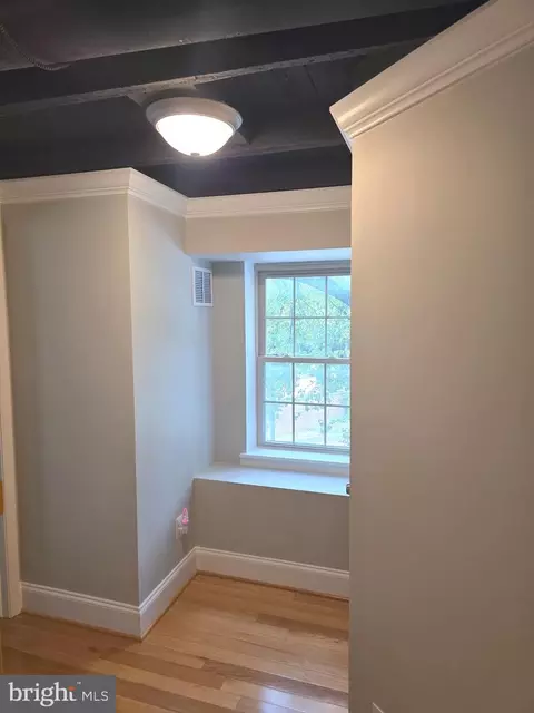 Entry Way - 628 Warner St, Baltimore, MD 21230 photo 9 of 15